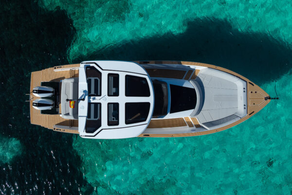 Tesoro 40: Luxury Redefined on the Water photo 2