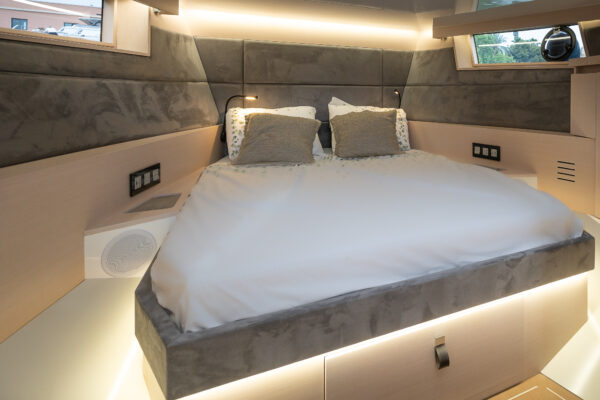 Tesoro 40: Luxury Redefined on the Water photo 5